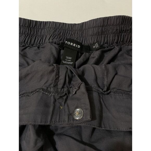 Torrid Shorts Size 16 Black Linen Lyocell Blend Elastic Waist Flowy Lightweight - Picture 6 of 8